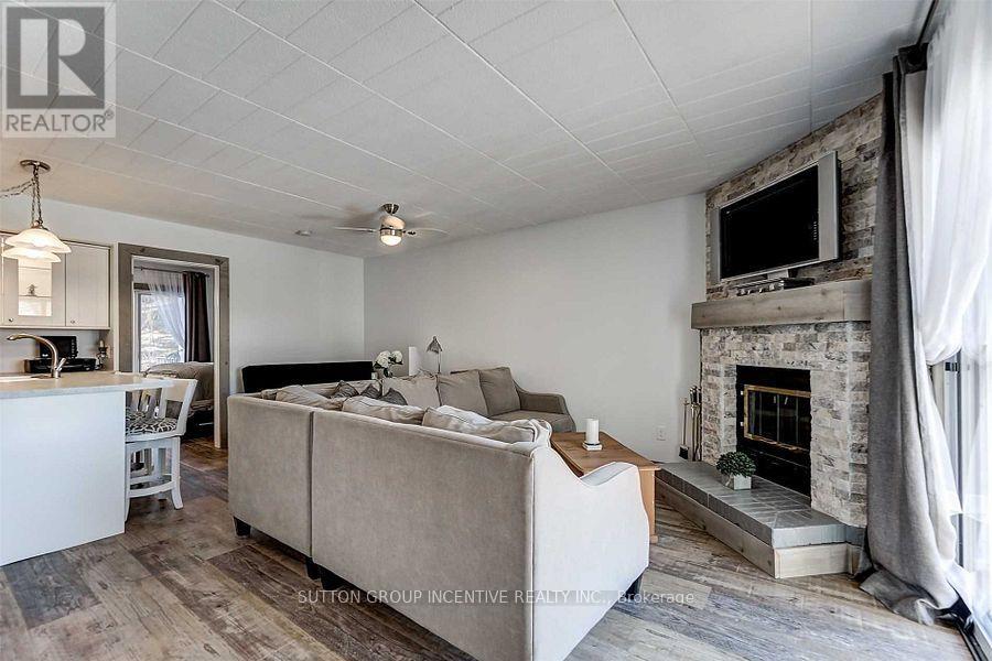 224 - 1102 Horseshoe Valley Road W Property Photo 7