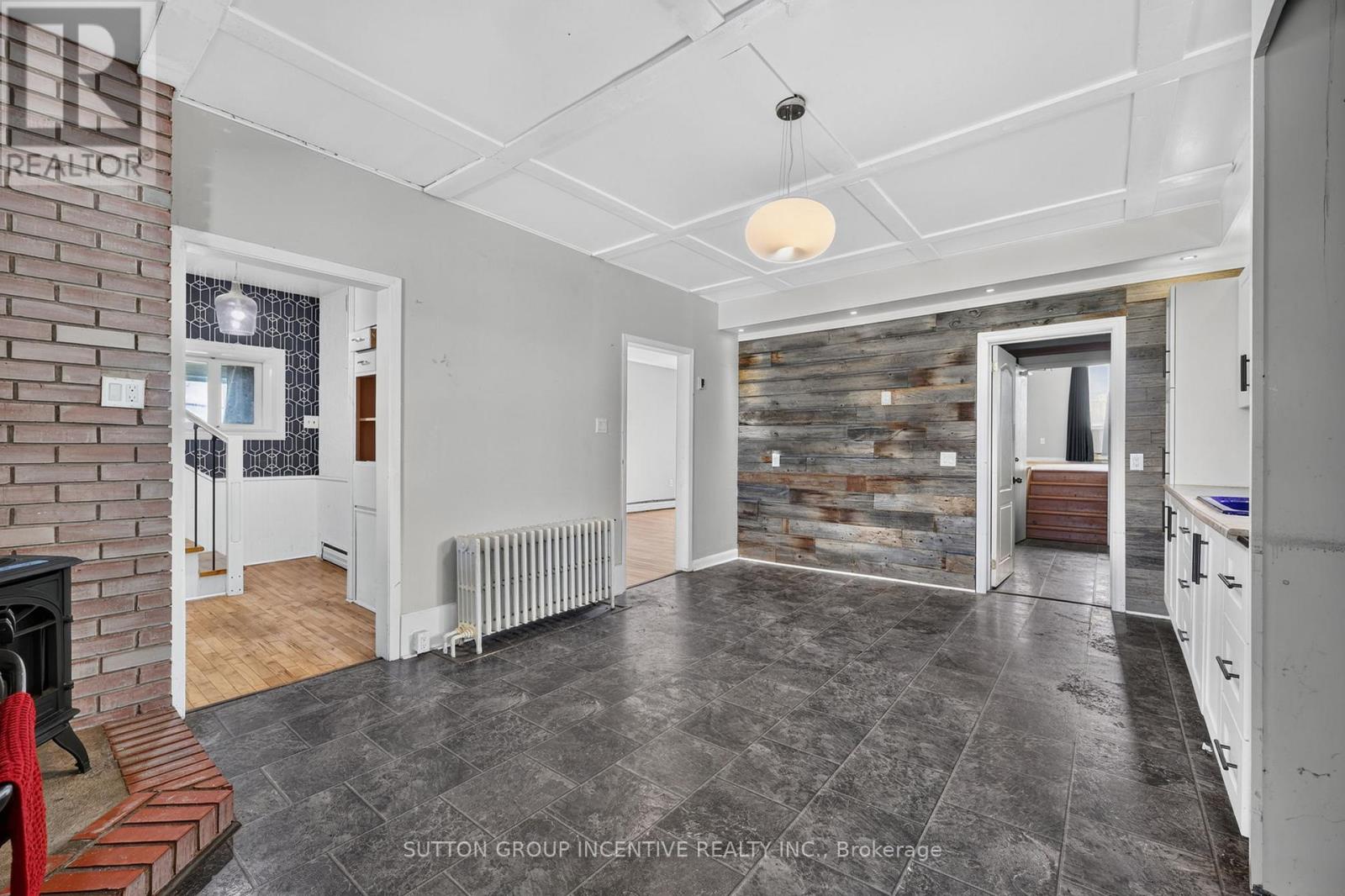 160 Lafontaine Road W Property Photo 12