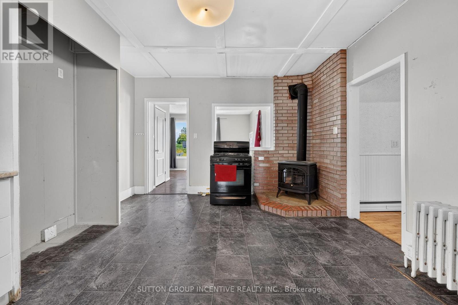 160 Lafontaine Road W Property Photo 13