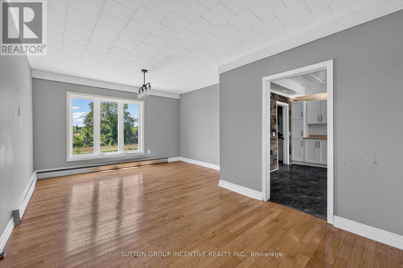 160 Lafontaine Road W Property Photo 15