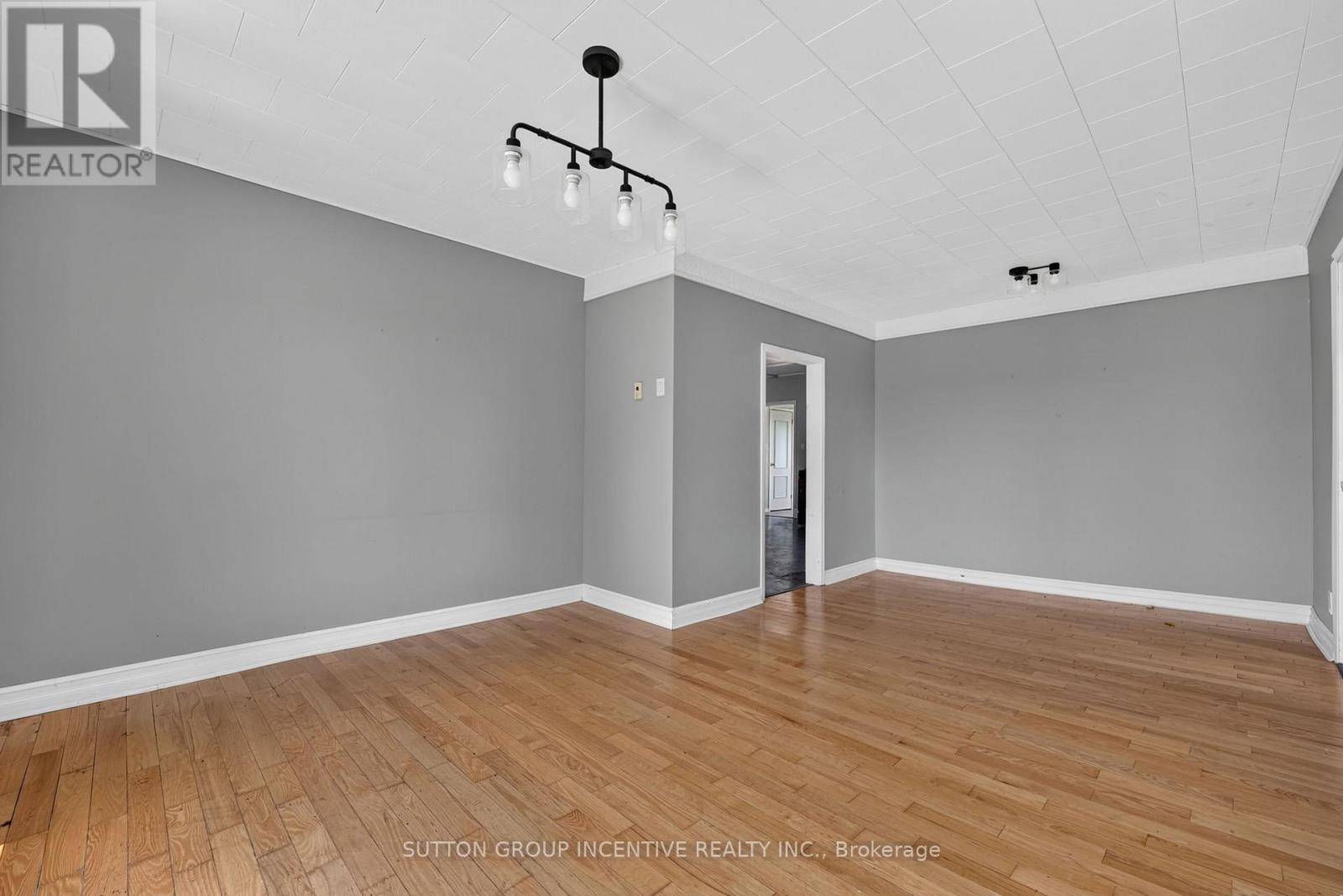 160 Lafontaine Road W Property Photo 16