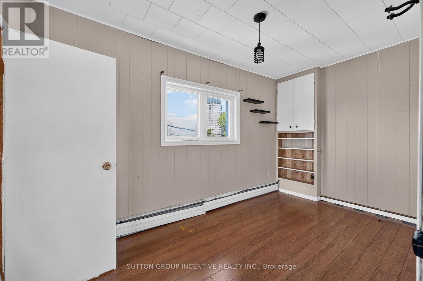 160 Lafontaine Road W Property Photo 23
