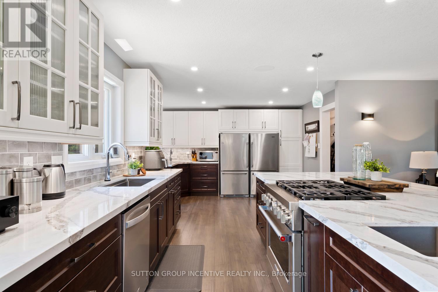 1277 Sunnidale Road Property Photo 8