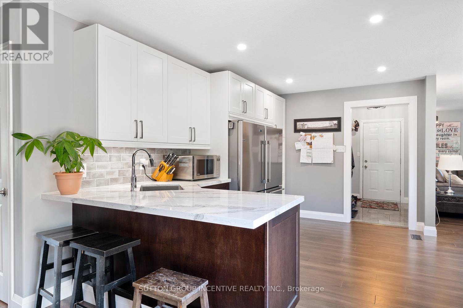 1277 Sunnidale Road Property Photo 18