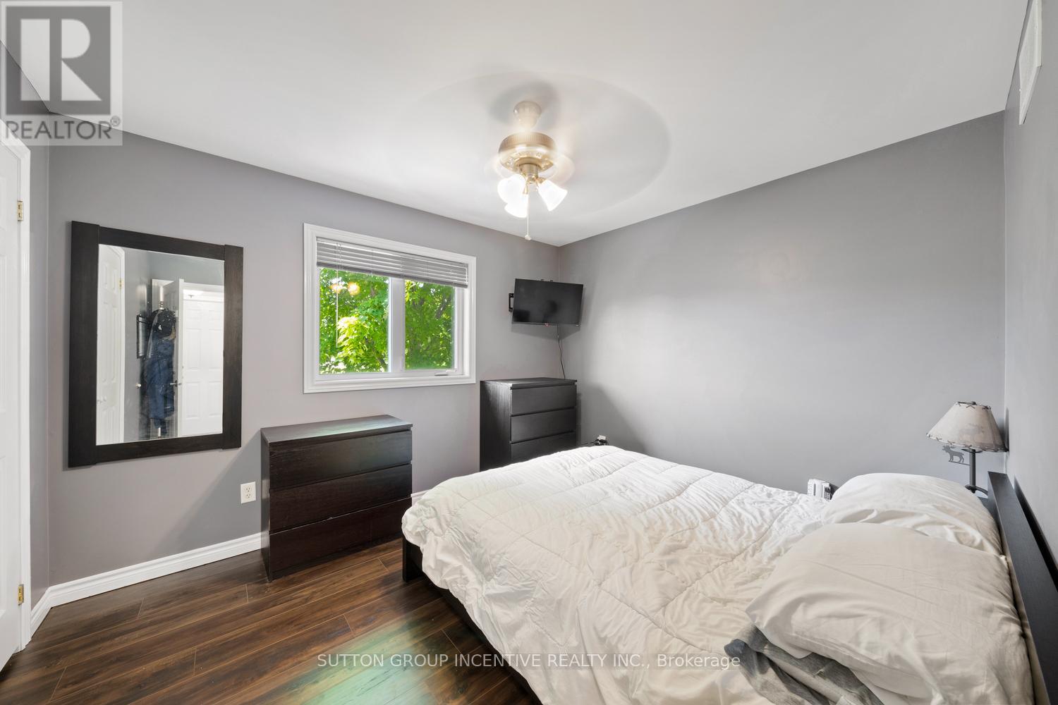 1277 Sunnidale Road Property Photo 23