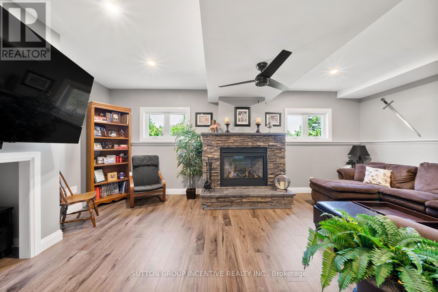 1277 Sunnidale Road Property Photo 25