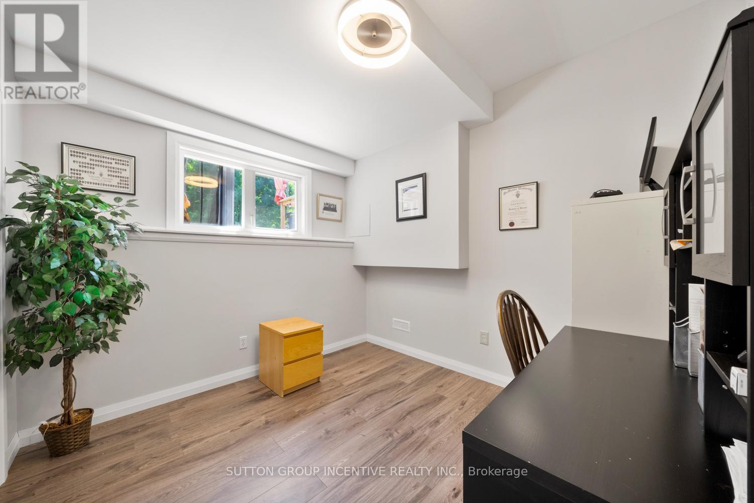 1277 Sunnidale Road Property Photo 27