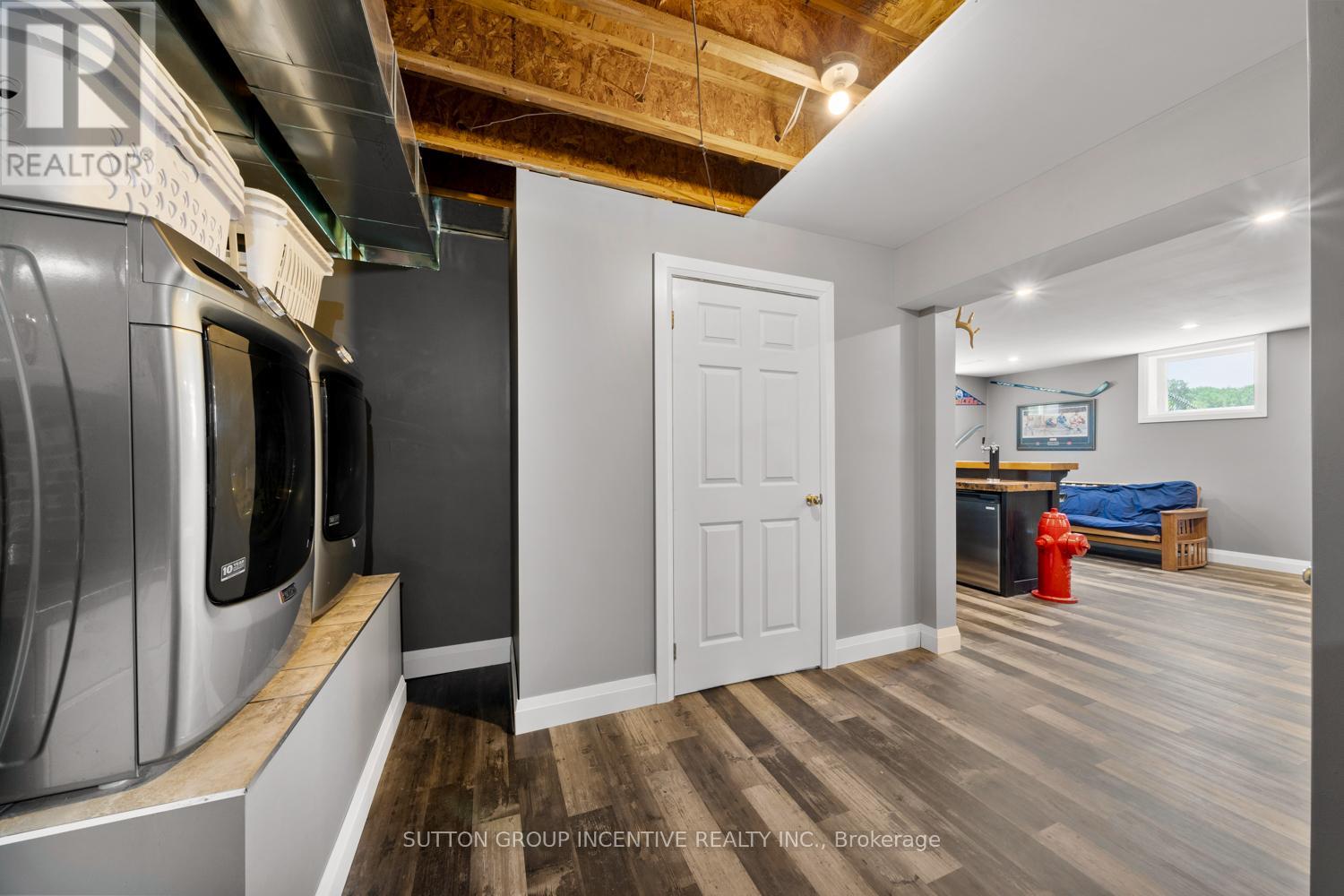 1277 Sunnidale Road Property Photo 33
