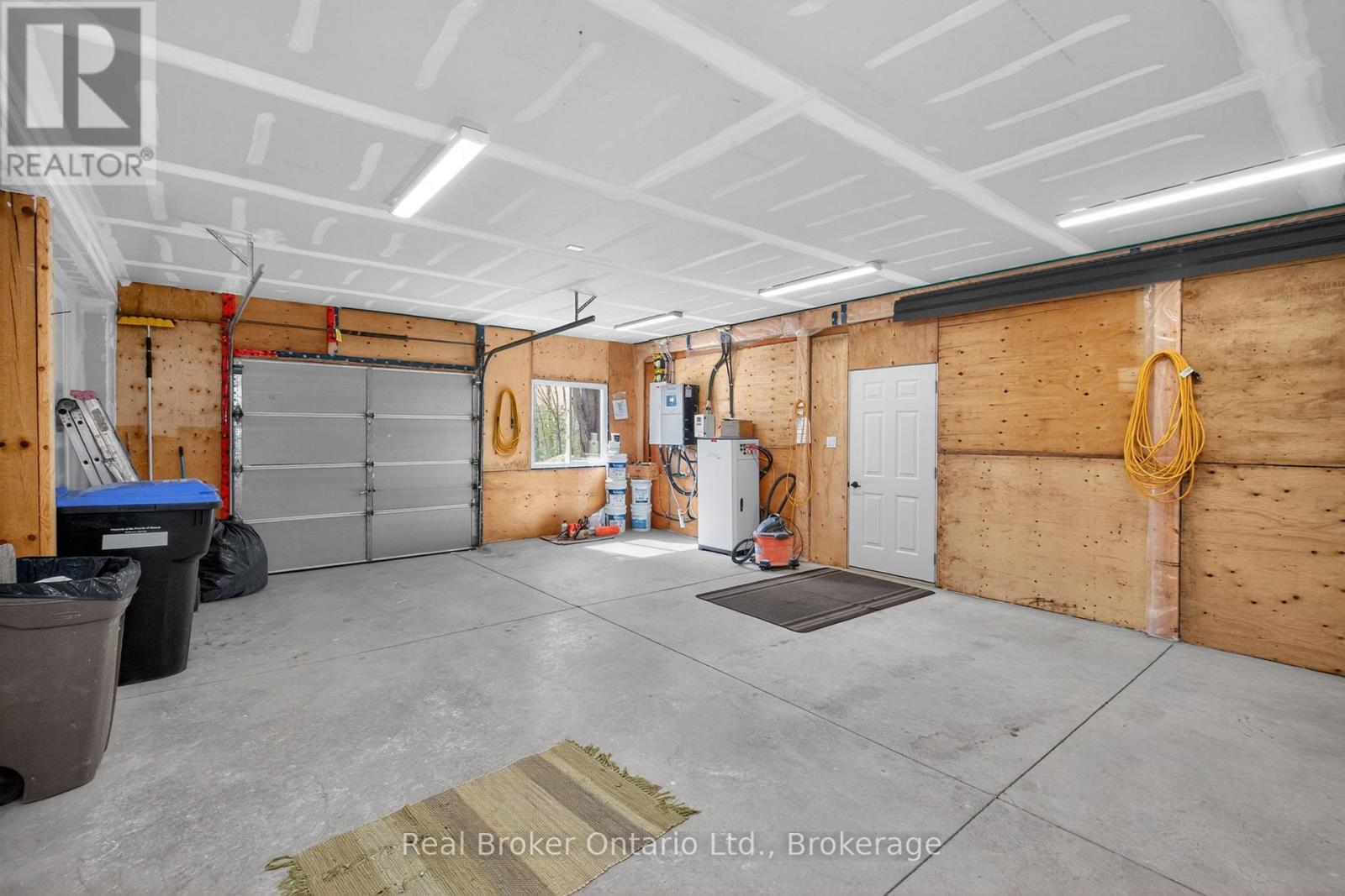 90 14 Concession E Property Photo 32