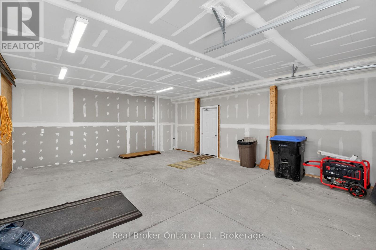 90 14 Concession E Property Photo 33