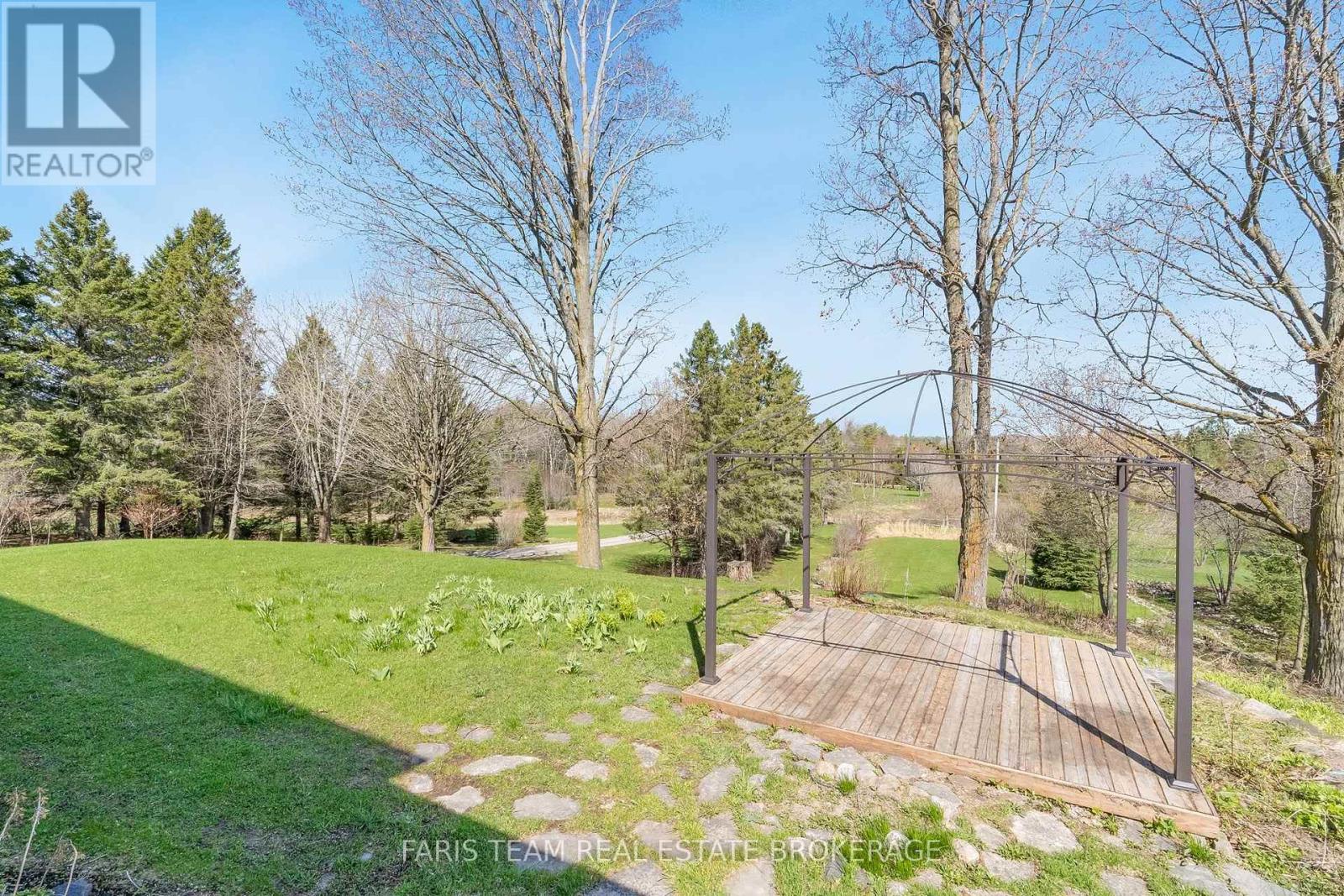 301 Concession 4 Road E Property Photo 41