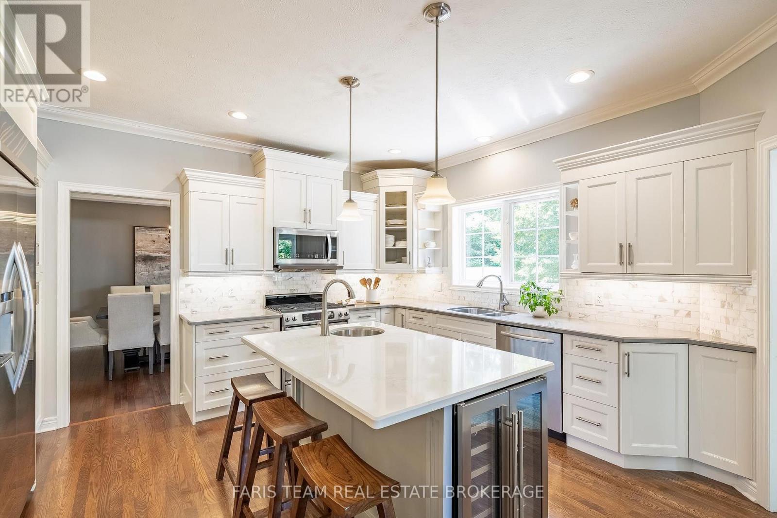2122 Fern Glen Court Property Photo 4