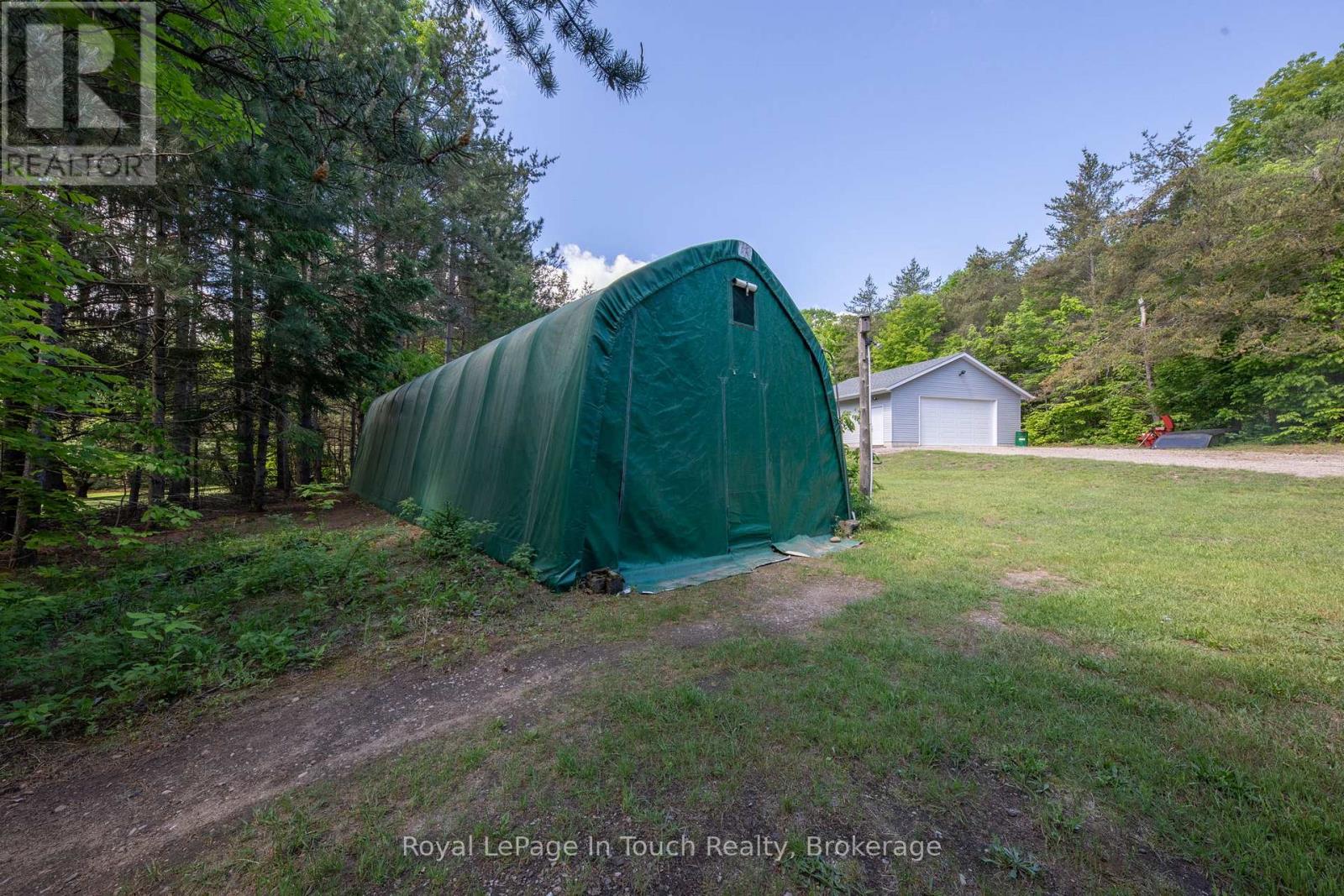756 Champlain Road Property Photo 15