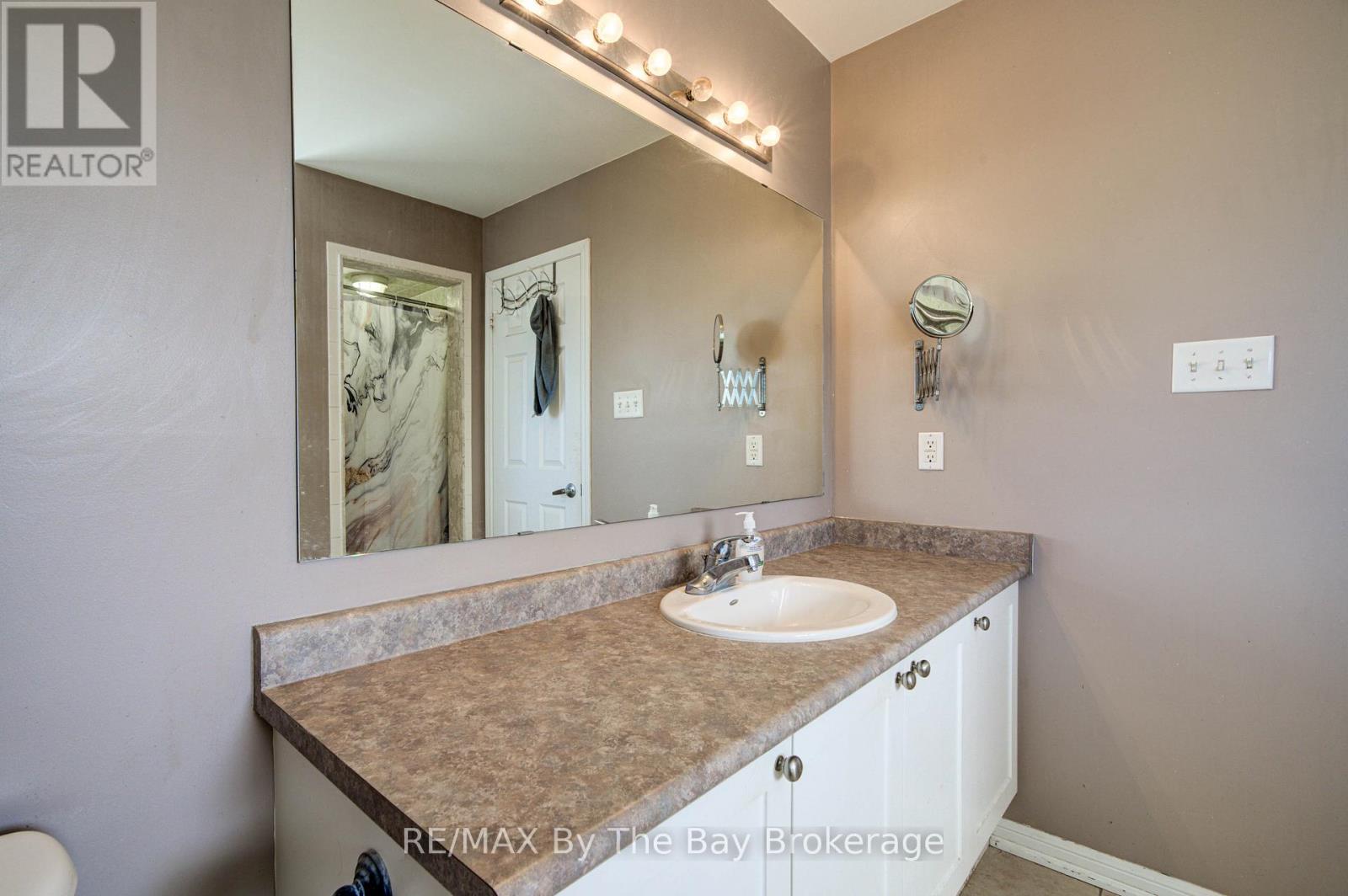 88 Wesley Avenue Property Photo 23
