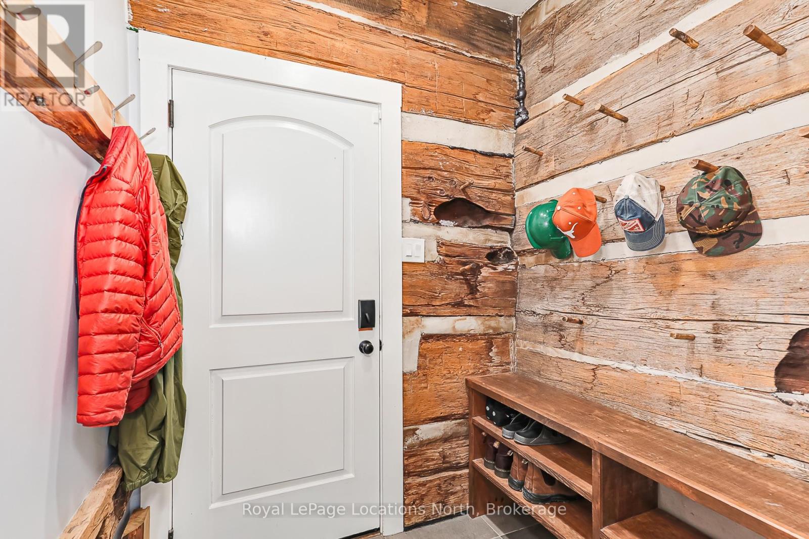 1664 10 Concession N Property Photo 12