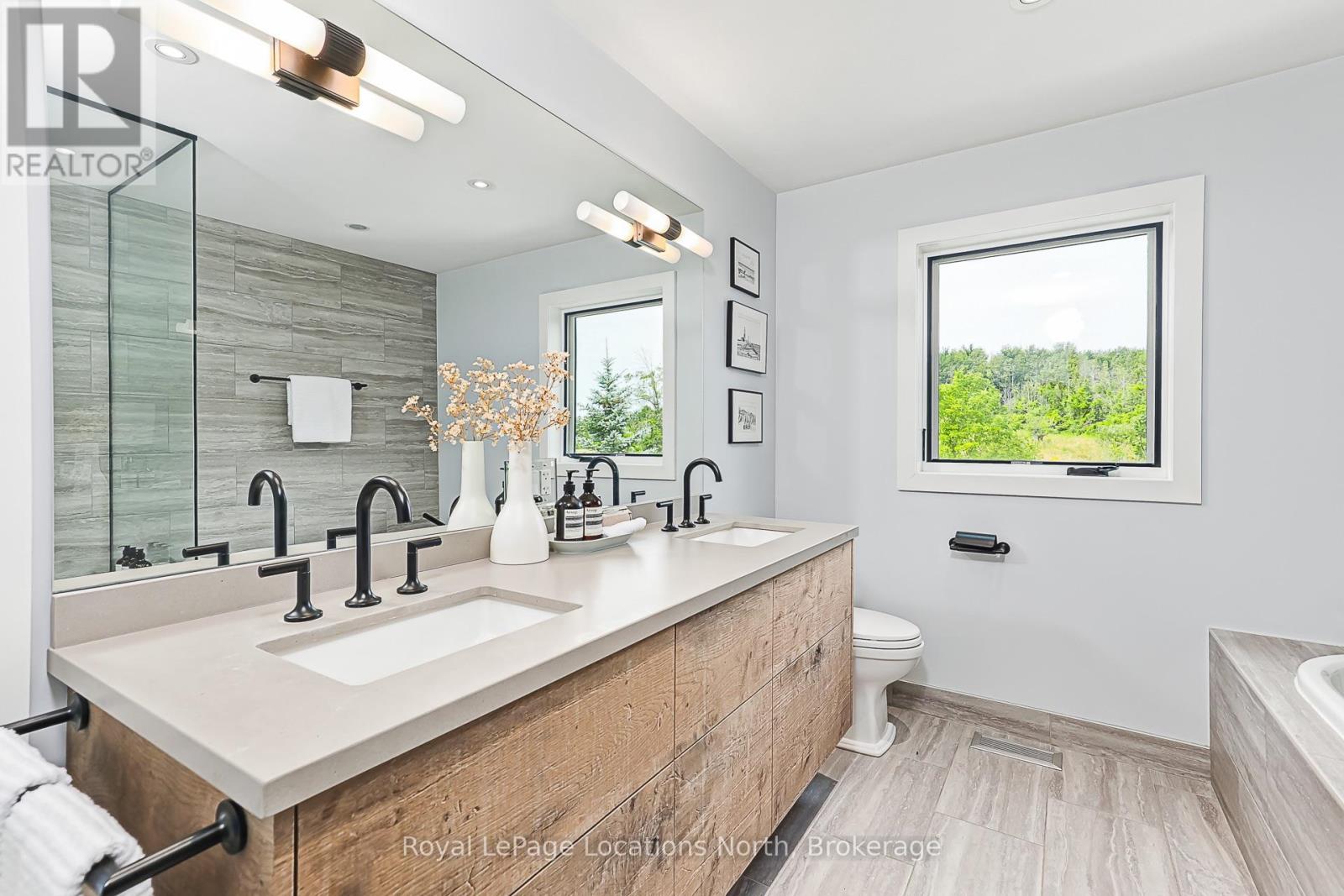 1664 10 Concession N Property Photo 21