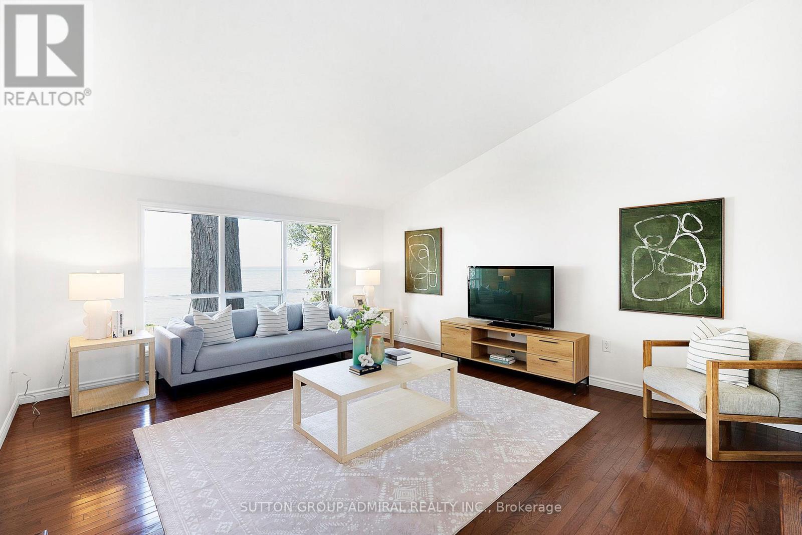 2232 Lakeshore Drive Property Photo 10