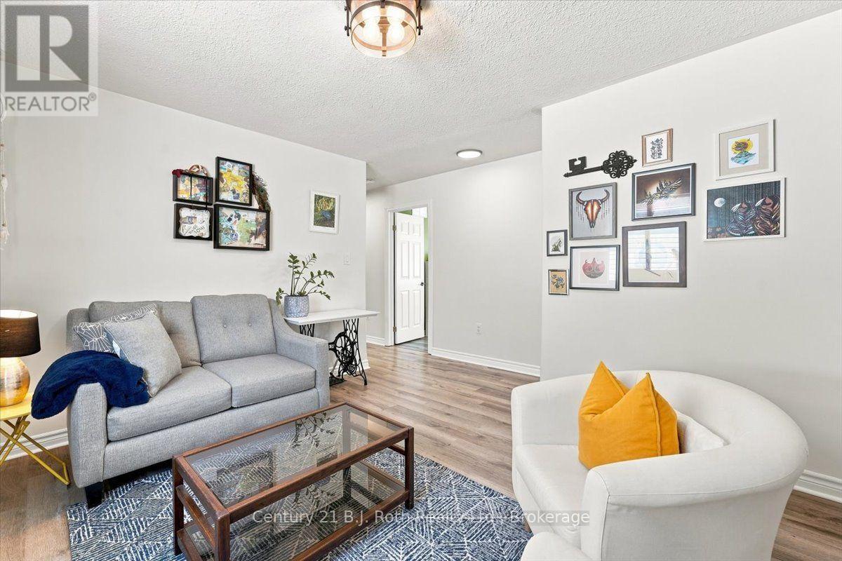 413 Irwin Street Property Photo 6