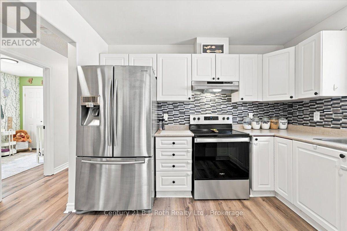 413 Irwin Street Property Photo 7