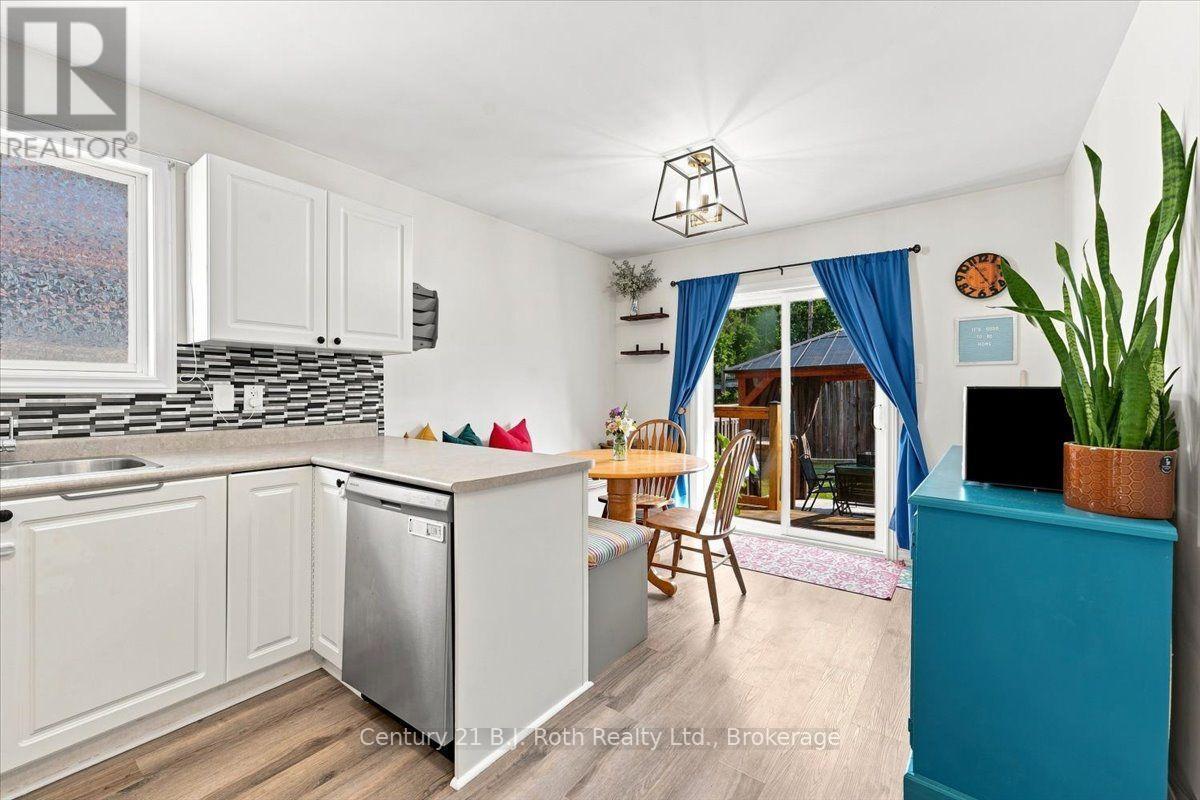 413 Irwin Street Property Photo 9