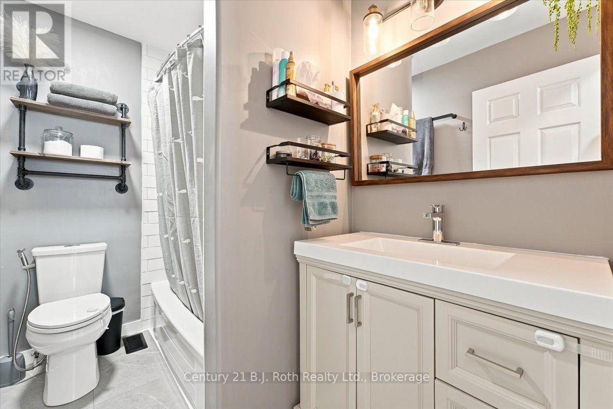 413 Irwin Street Property Photo 14