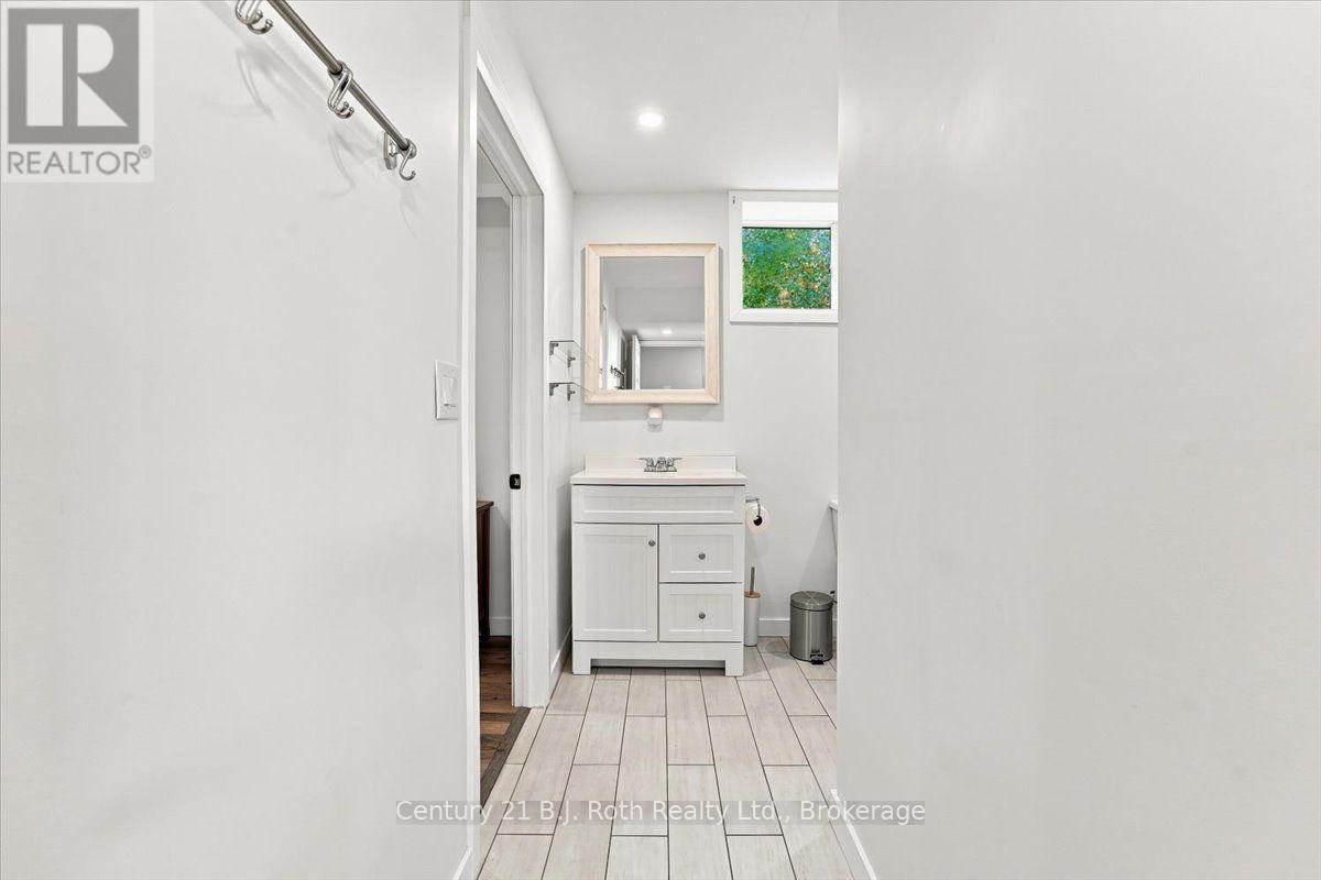413 Irwin Street Property Photo 21
