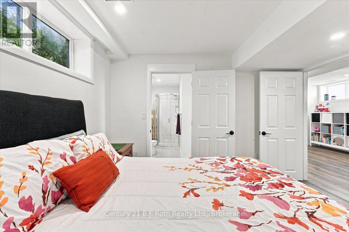 413 Irwin Street Property Photo 24