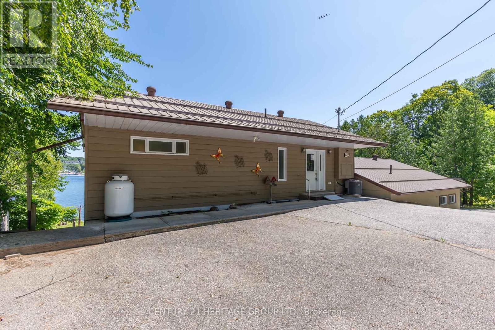 405 Champlain Road Property Photo 4