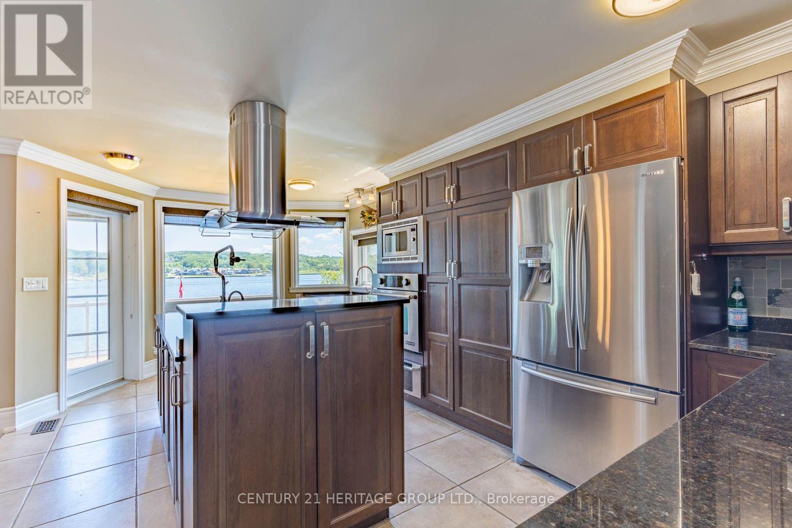 405 Champlain Road Property Photo 6