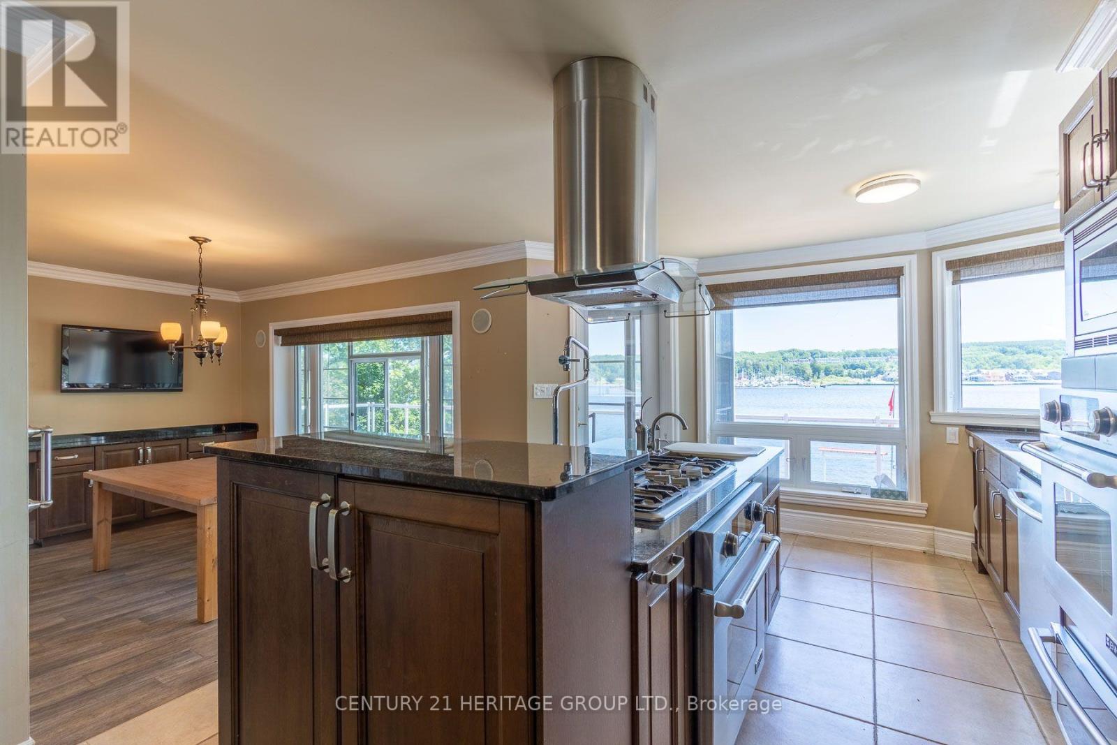 405 Champlain Road Property Photo 7