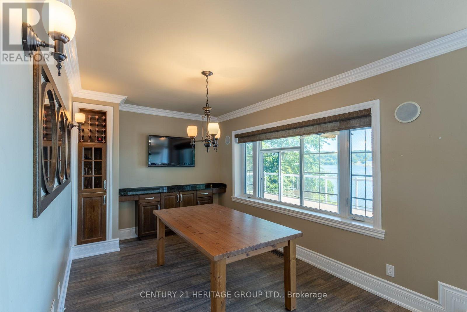 405 Champlain Road Property Photo 11