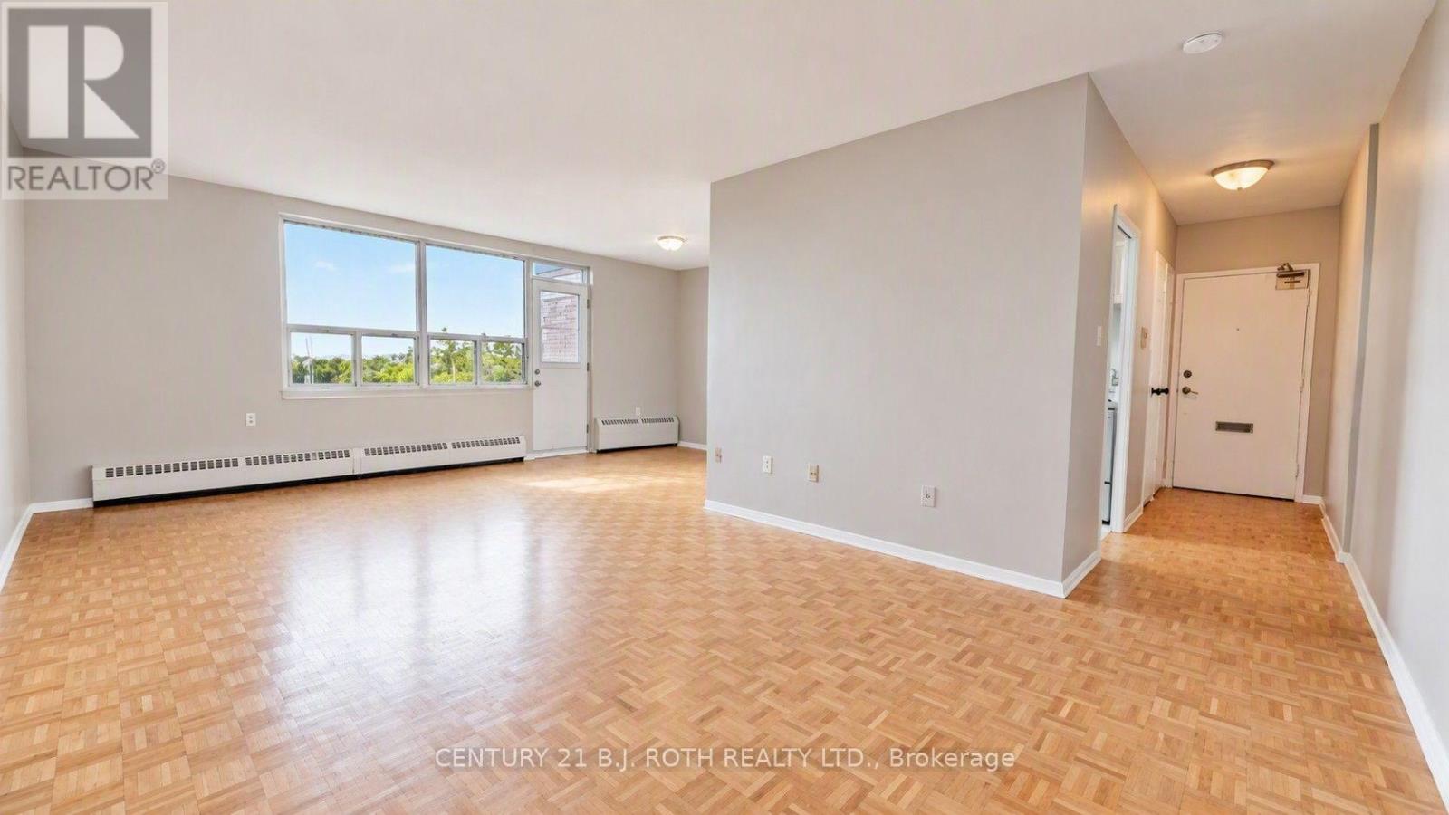 808 - 37 Peel Street Property Photo 2