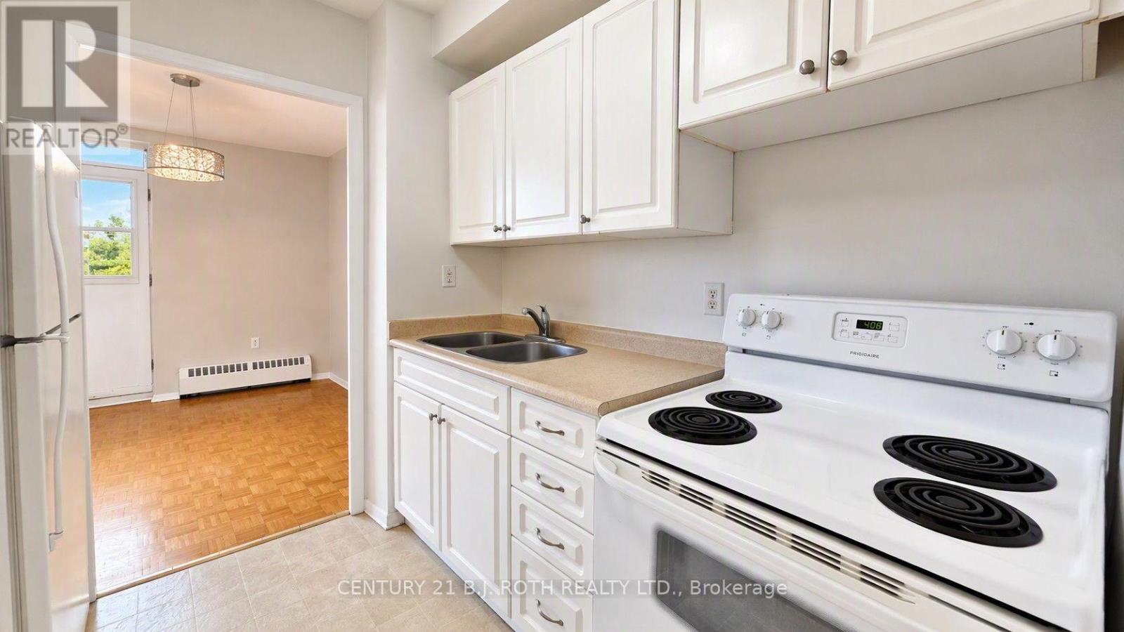 808 - 37 Peel Street Property Photo 3