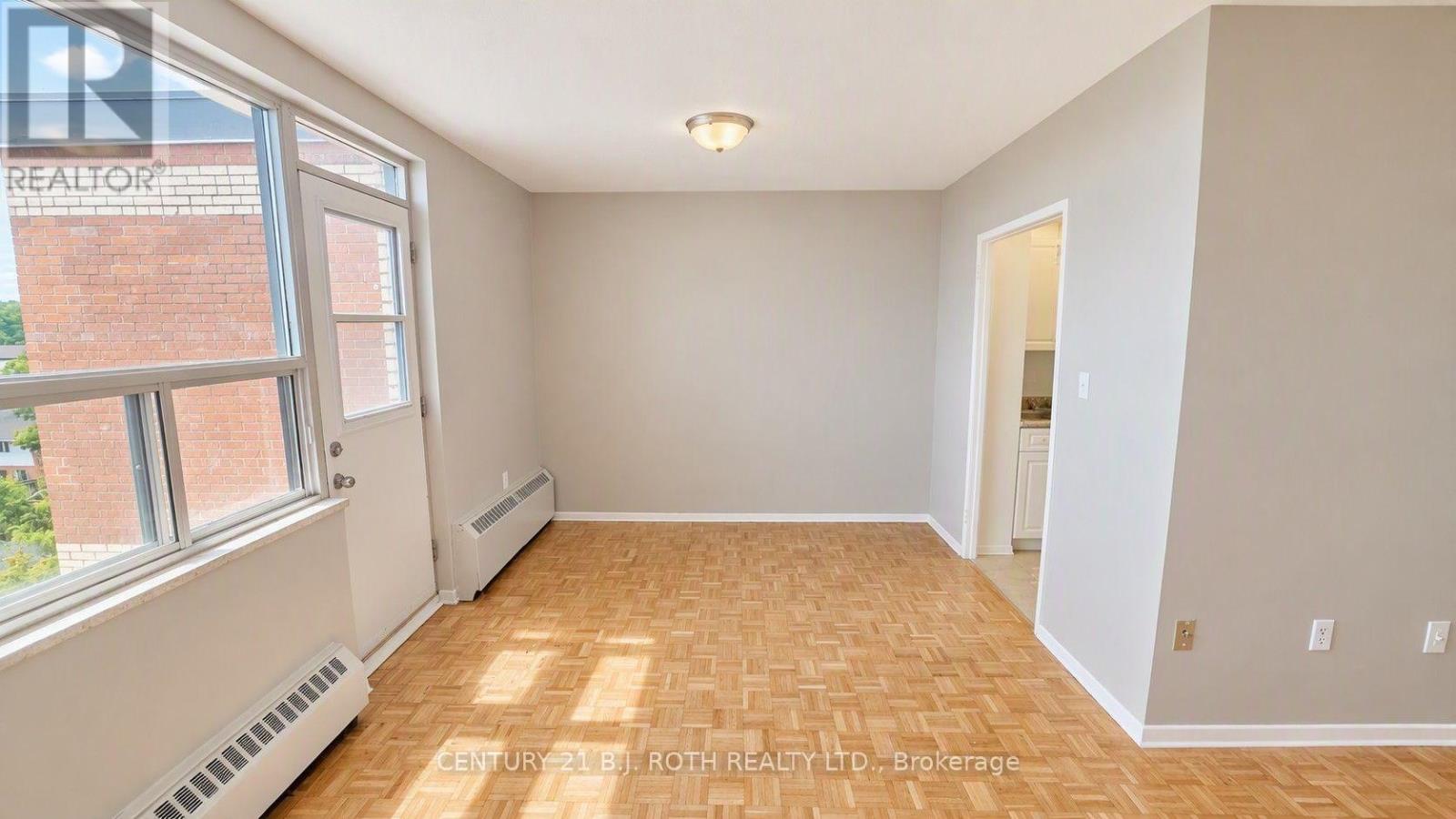 808 - 37 Peel Street Property Photo 7