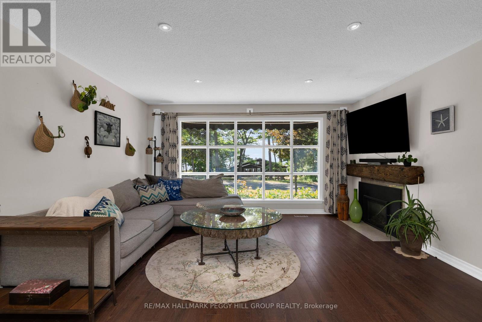 1863 Tiny Beaches Road S Property Photo 5