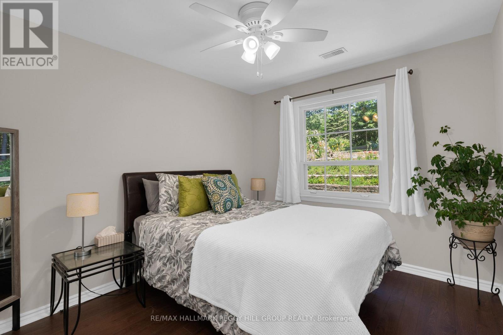 1863 Tiny Beaches Road S Property Photo 12