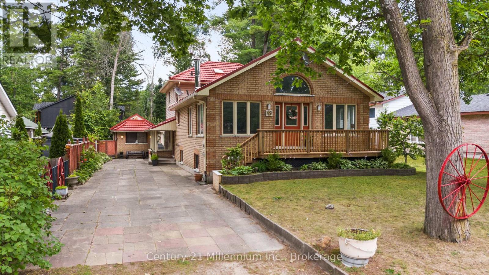 49 32ND STREET N Property Photo 1