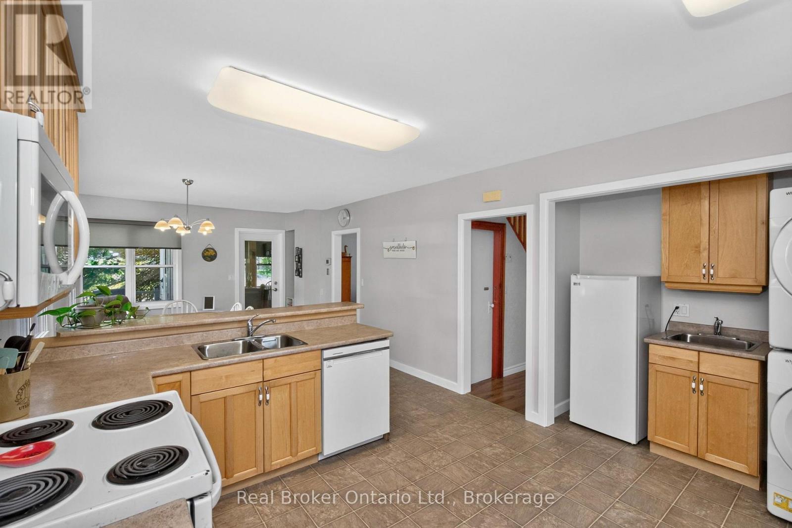 150 Lafontaine Road E Property Photo 9