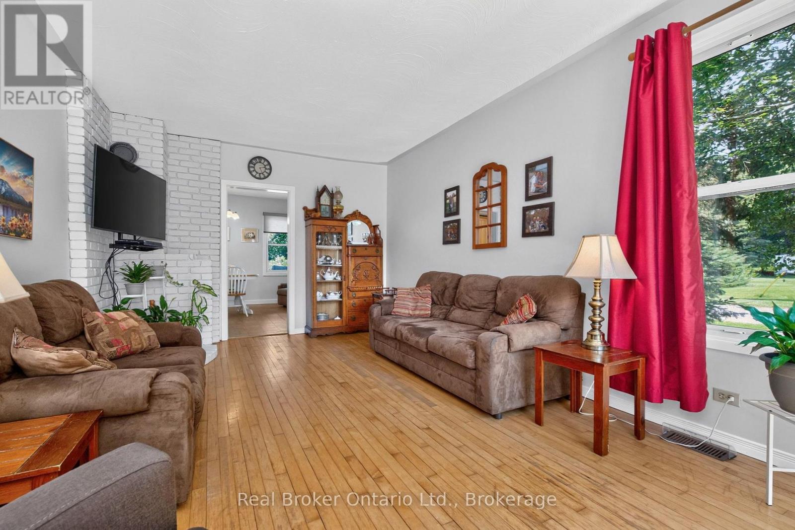 150 Lafontaine Road E Property Photo 16
