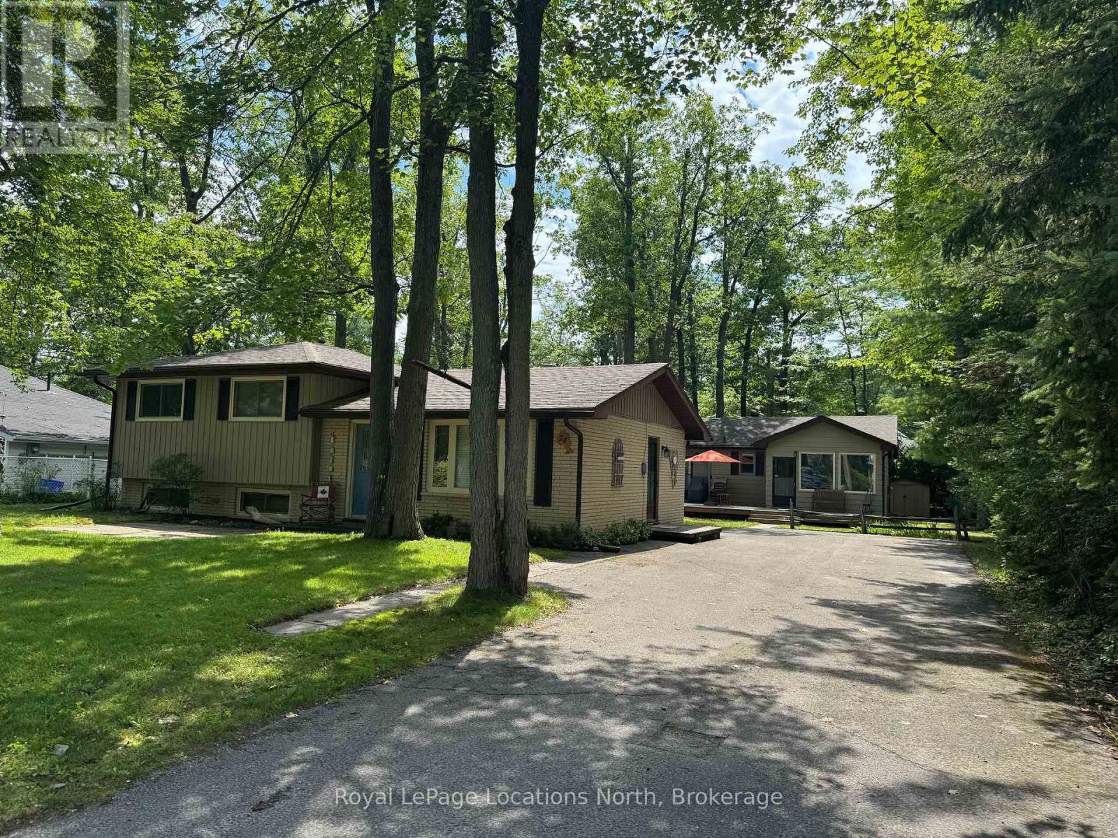74 27th Street N Property Photo 1