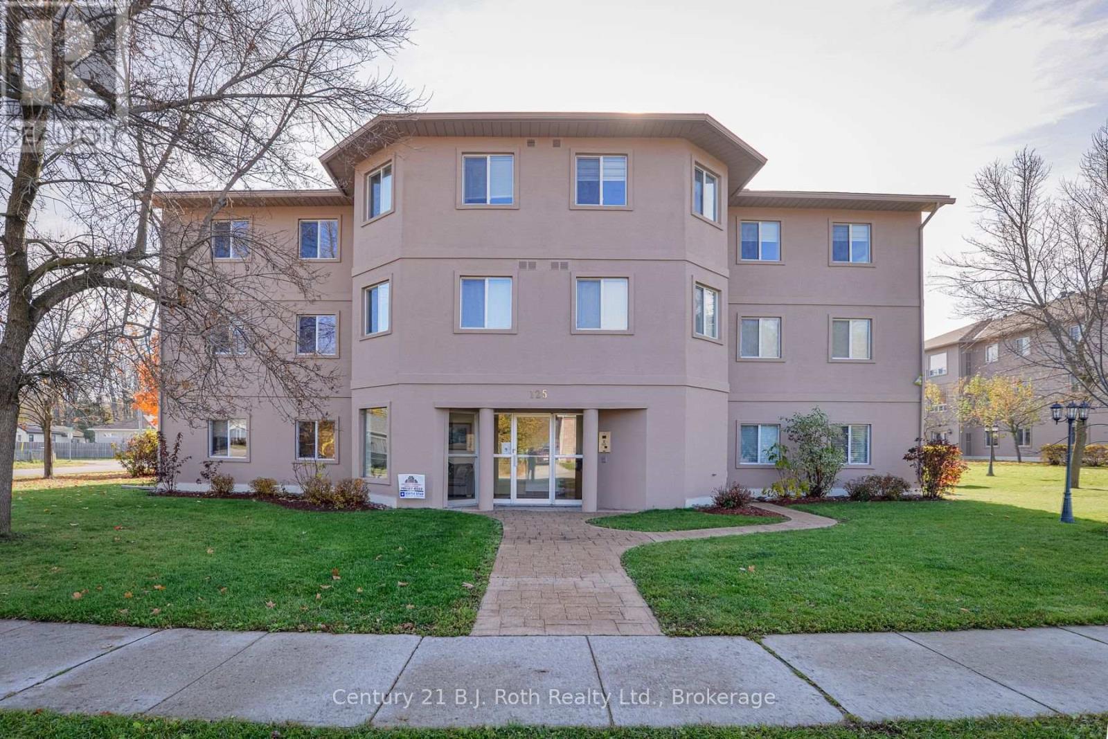 207 - 125 BOND STREET Property Photo 1