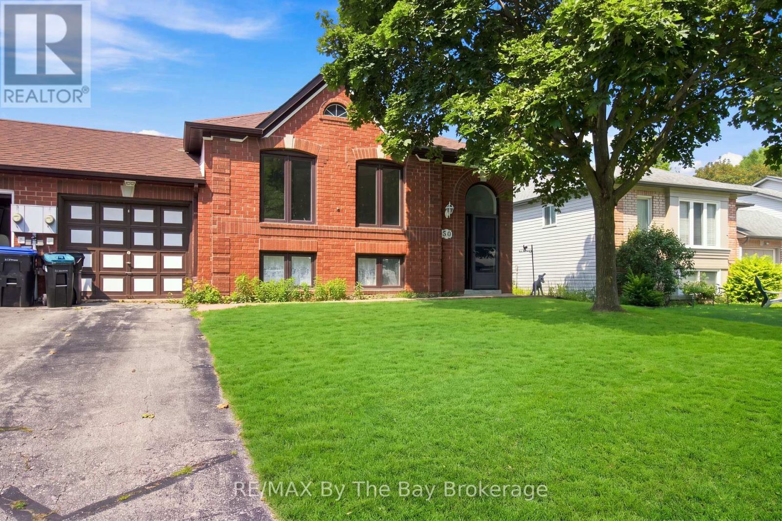 36 HARBOUR CRESCENT Property Photo 1