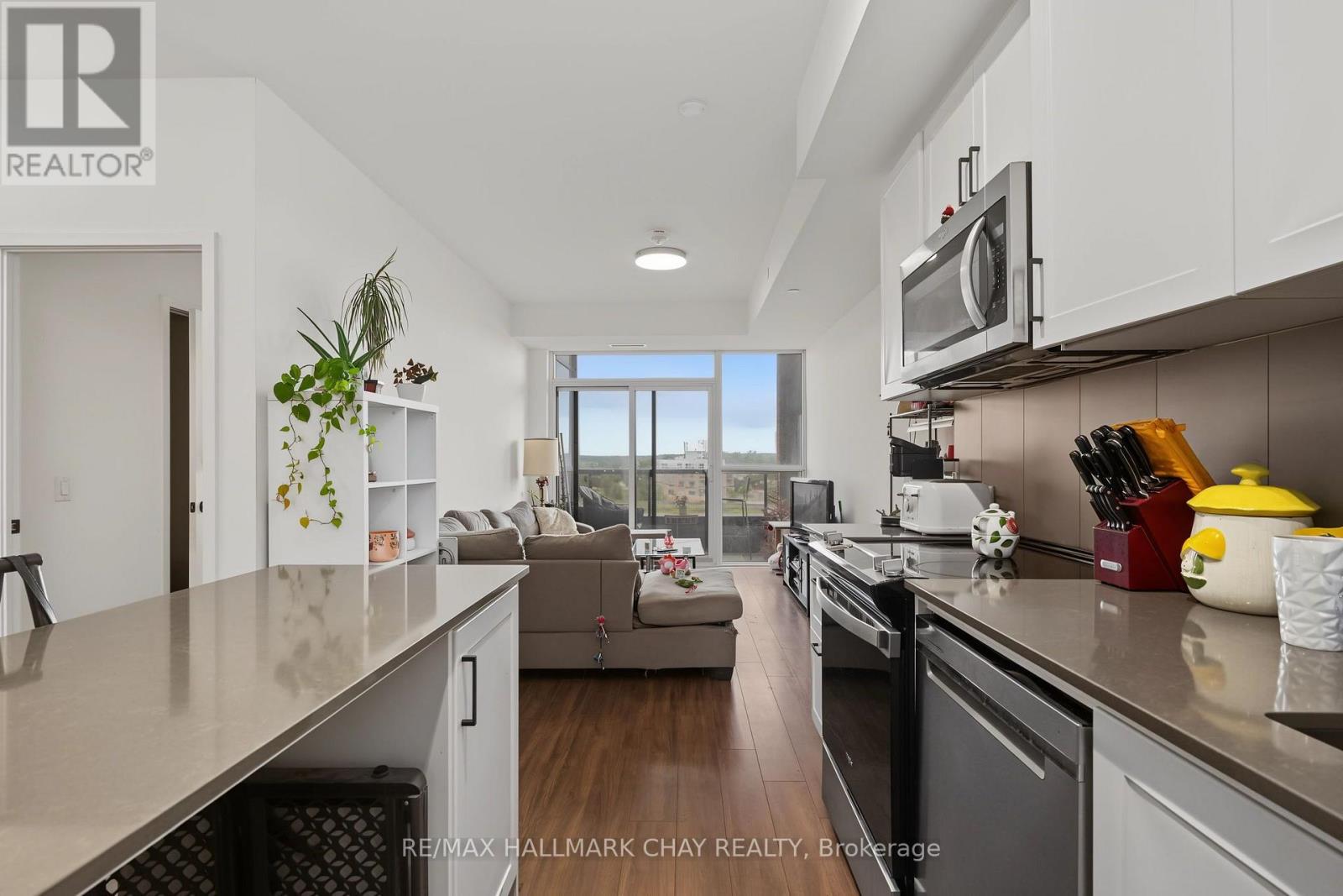 418 - 681 YONGE STREET
