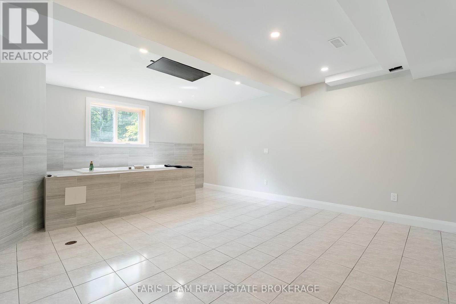 8 Joliet Crescent Property Photo 20