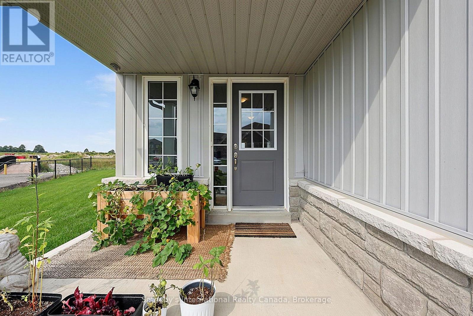 270 Springfield Crescent Property Photo 6
