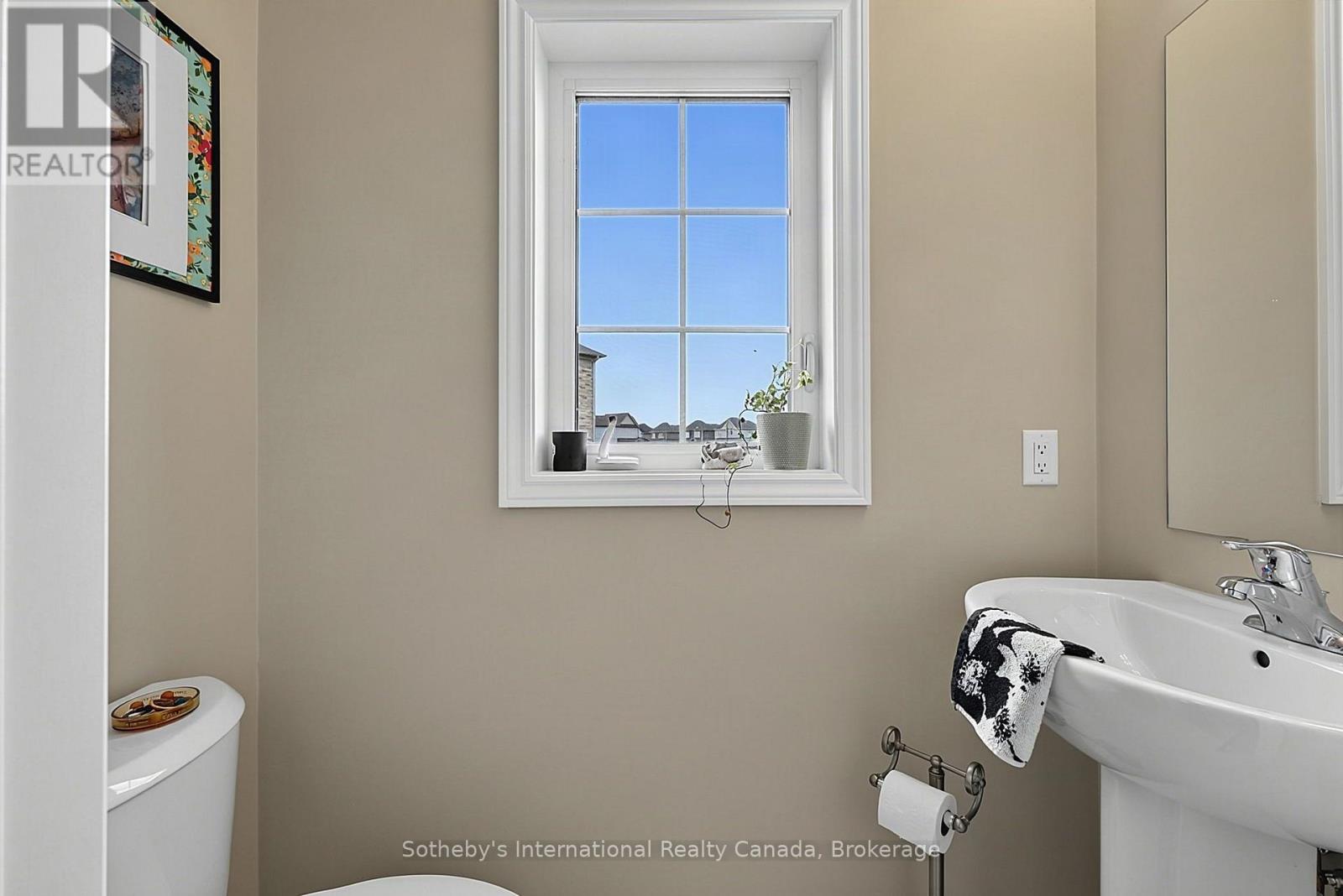 270 Springfield Crescent Property Photo 24
