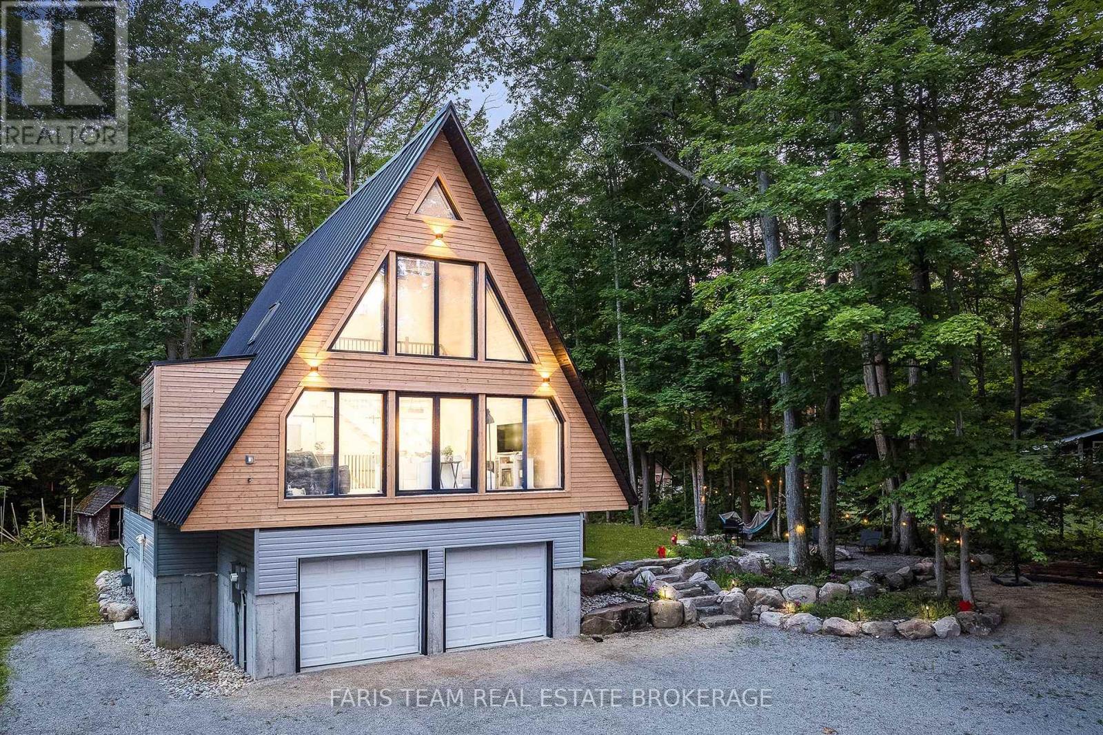 1490 Champlain Road Property Photo 1