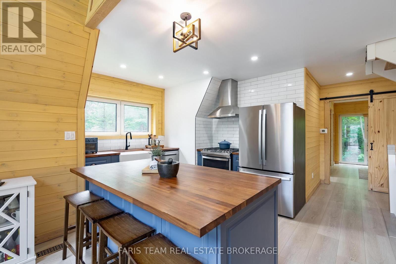 1490 Champlain Road Property Photo 4