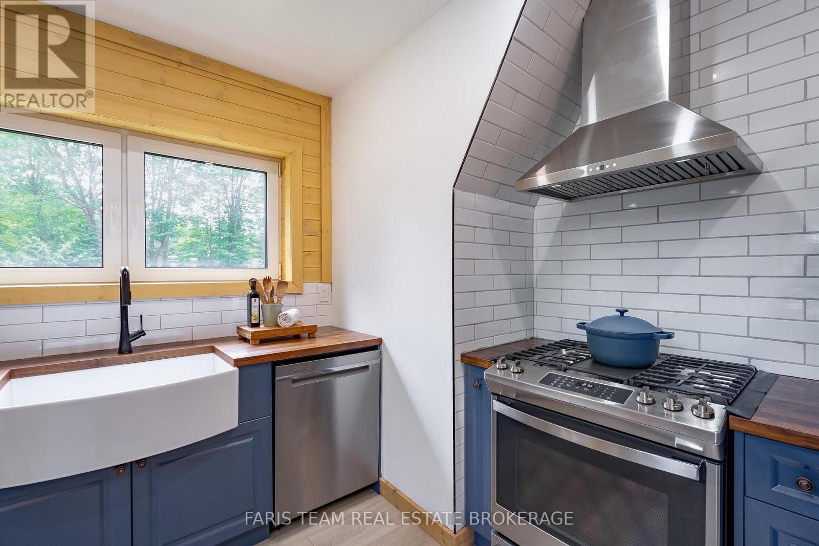 1490 Champlain Road Property Photo 7