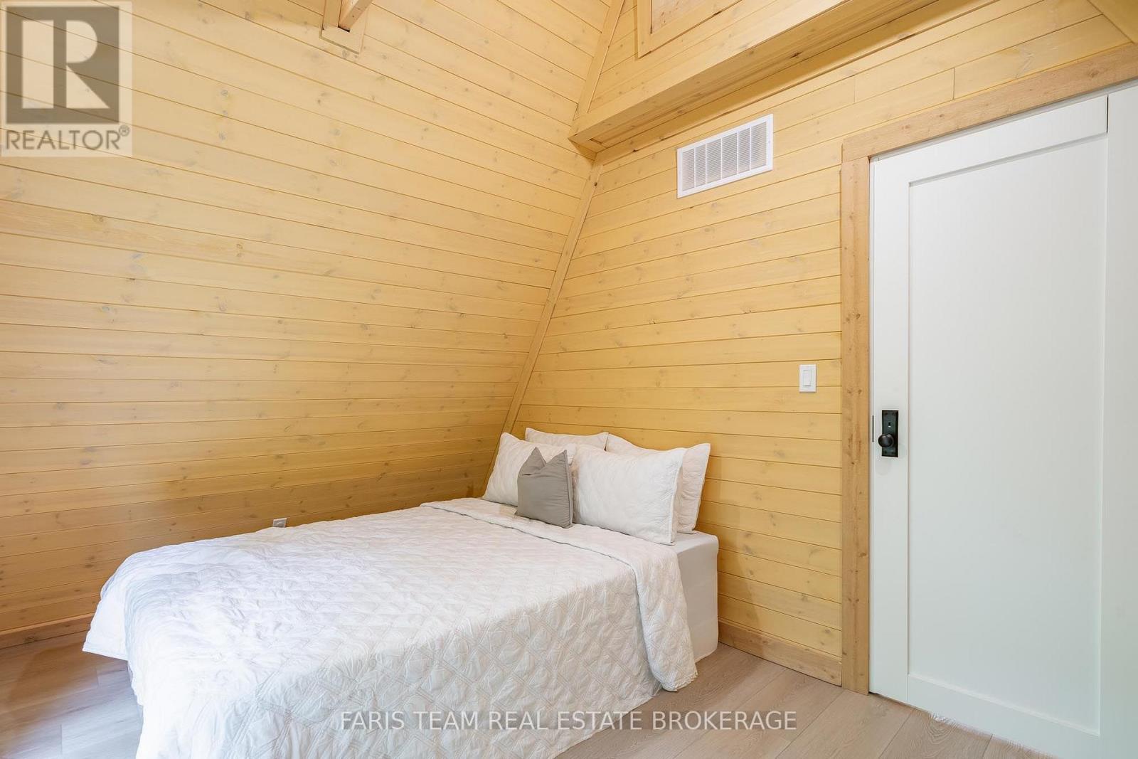 1490 Champlain Road Property Photo 19
